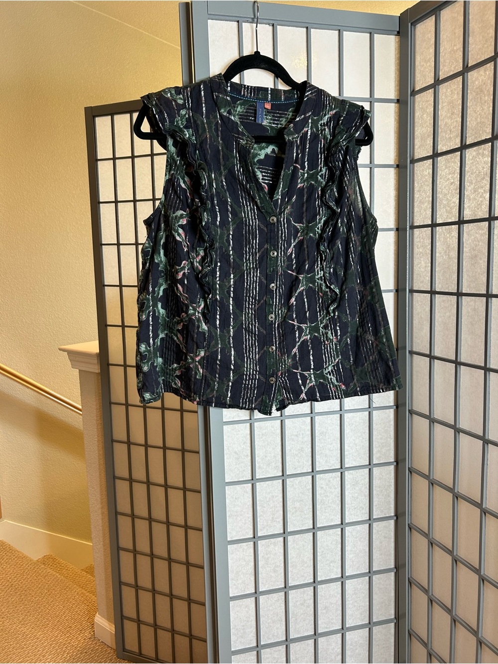 Urban Outfitters Pilcro Black Floral Sleeveless V-Neck Button Front Top